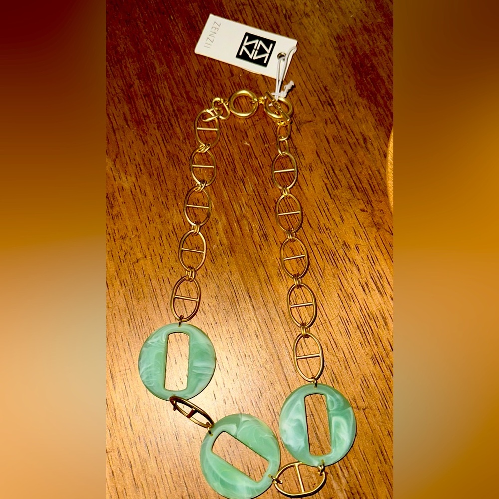 Zenzii necklace